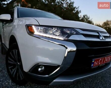 Міцубісі Аутлендер 2018 у Дрогобичі на Automoto.ua Білий Міцубісі Аутлендер, об'ємом двигуна 2.4 л та пробігом 59 тис. км за 17999 $, фото 21 на Automoto.ua