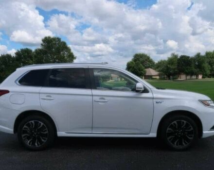 Білий Міцубісі Аутлендер, об'ємом двигуна 2 л та пробігом 44 тис. км за 12500 $, фото 6 на Automoto.ua