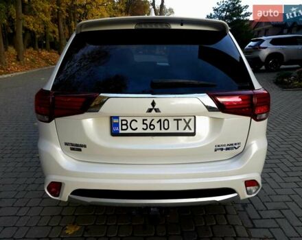 Білий Міцубісі Аутлендер, об'ємом двигуна 2 л та пробігом 177 тис. км за 19850 $, фото 9 на Automoto.ua