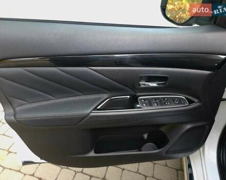 Мицубиси Аутлендер 2018 в Львове на Automoto.ua Белый Мицубиси Аутлендер, объемом двигателя 2 л и пробегом 177 тыс. км за 19950 $, фото 29 на Automoto.ua