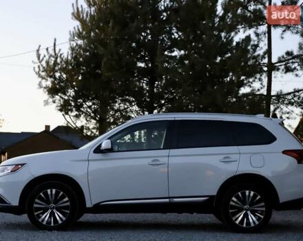 Міцубісі Аутлендер 2018 у Дрогобичі на Automoto.ua Білий Міцубісі Аутлендер, об'ємом двигуна 2.4 л та пробігом 59 тис. км за 17999 $, фото 7 на Automoto.ua