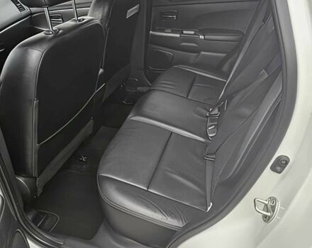 Білий Міцубісі Аутлендер, об'ємом двигуна 2.4 л та пробігом 30 тис. км за 10500 $, фото 10 на Automoto.ua