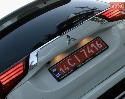 Міцубісі Аутлендер 2018 у Дрогобичі на Automoto.ua Білий Міцубісі Аутлендер, об'ємом двигуна 2.4 л та пробігом 59 тис. км за 17999 $, фото 44 на Automoto.ua