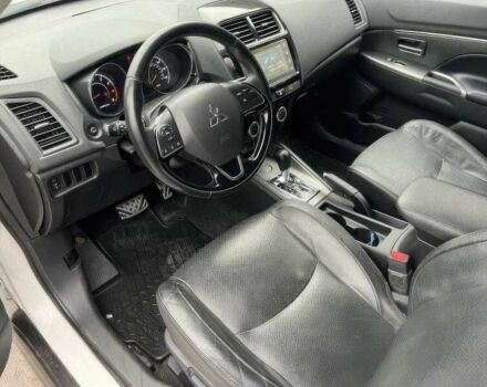 Белый Мицубиси Аутлендер, объемом двигателя 2.4 л и пробегом 67 тыс. км за 7000 $, фото 6 на Automoto.ua