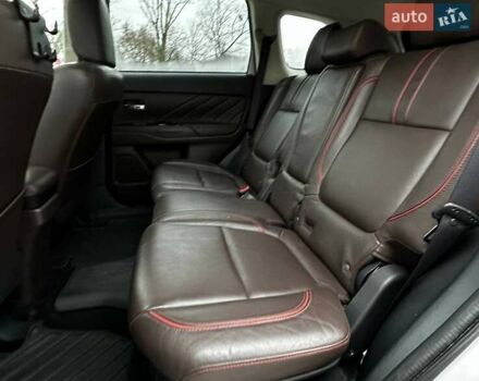 Белый Мицубиси Аутлендер, объемом двигателя 2 л и пробегом 192 тыс. км за 19500 $, фото 13 на Automoto.ua