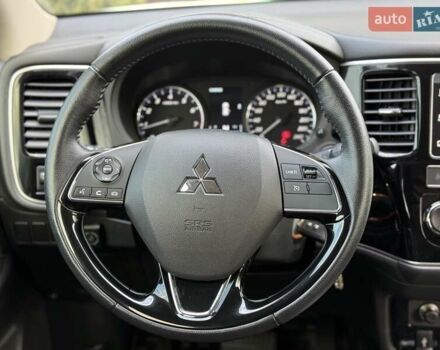 Белый Мицубиси Аутлендер, объемом двигателя 2 л и пробегом 45 тыс. км за 20200 $, фото 67 на Automoto.ua