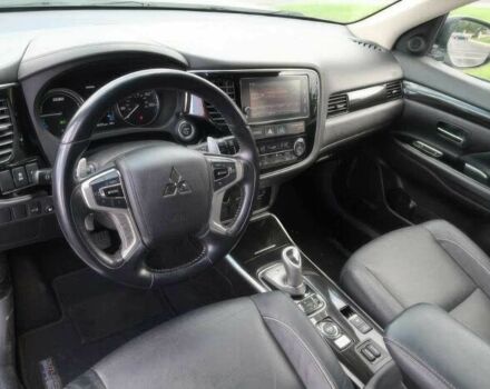 Білий Міцубісі Аутлендер, об'ємом двигуна 2 л та пробігом 40 тис. км за 15000 $, фото 9 на Automoto.ua