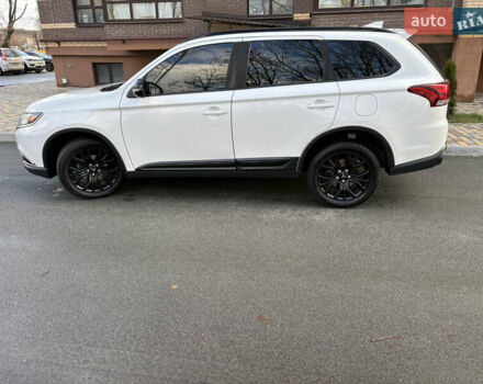 Білий Міцубісі Аутлендер, об'ємом двигуна 2.4 л та пробігом 130 тис. км за 15700 $, фото 6 на Automoto.ua