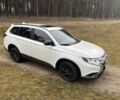 Белый Мицубиси Аутлендер, объемом двигателя 2.4 л и пробегом 130 тыс. км за 16200 $, фото 6 на Automoto.ua