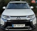 Белый Мицубиси Аутлендер, объемом двигателя 2 л и пробегом 45 тыс. км за 20200 $, фото 34 на Automoto.ua