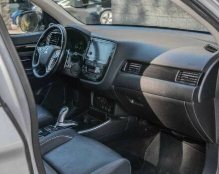 Белый Мицубиси Аутлендер, объемом двигателя 2 л и пробегом 89 тыс. км за 8500 $, фото 16 на Automoto.ua