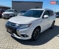 Белый Мицубиси Аутлендер, объемом двигателя 2 л и пробегом 225 тыс. км за 17900 $, фото 2 на Automoto.ua