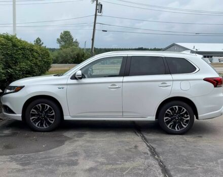 Мицубиси Аутлендер 2018 в Днепре (Днепропетровске) на Automoto.ua Белый Мицубиси Аутлендер, объемом двигателя 2 л и пробегом 37 тыс. км за 10000 $, фото 3 на Automoto.ua