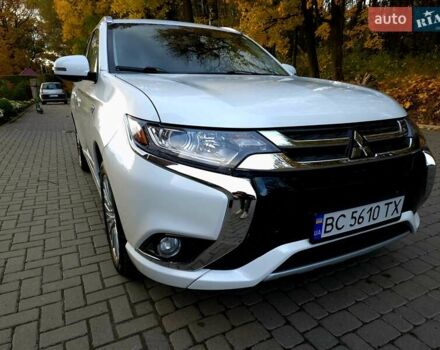 Мицубиси Аутлендер 2018 в Львове на Automoto.ua Белый Мицубиси Аутлендер, объемом двигателя 2 л и пробегом 177 тыс. км за 19950 $, фото 17 на Automoto.ua