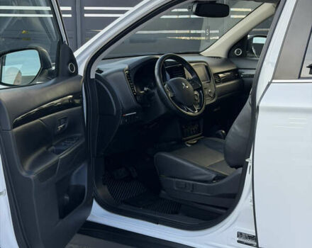 Белый Мицубиси Аутлендер, объемом двигателя 2.4 л и пробегом 91 тыс. км за 19199 $, фото 9 на Automoto.ua