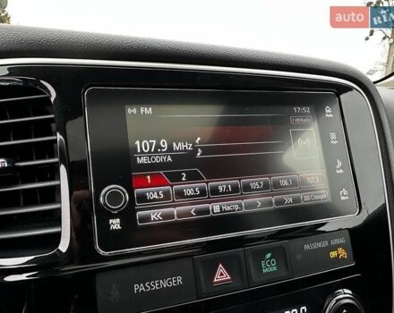 Белый Мицубиси Аутлендер, объемом двигателя 2 л и пробегом 192 тыс. км за 19500 $, фото 27 на Automoto.ua