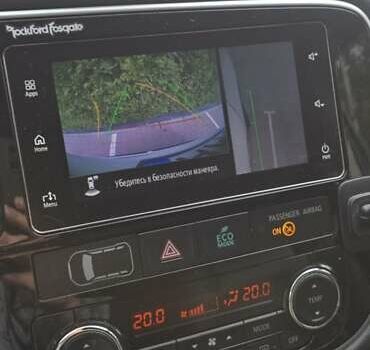 Мицубиси Аутлендер 2018 в Житомире на Automoto.ua Белый Мицубиси Аутлендер, объемом двигателя 2.36 л и пробегом 282 тыс. км за 15500 $, фото 18 на Automoto.ua