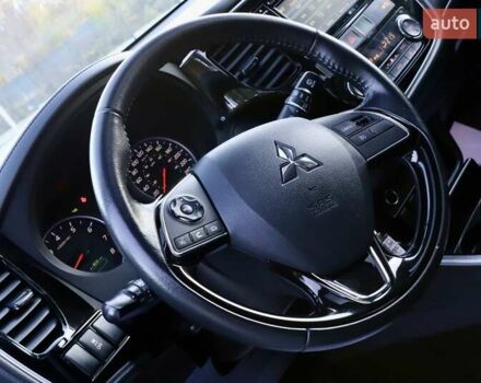 Міцубісі Аутлендер 2018 у Дрогобичі на Automoto.ua Білий Міцубісі Аутлендер, об'ємом двигуна 2.4 л та пробігом 59 тис. км за 17999 $, фото 66 на Automoto.ua
