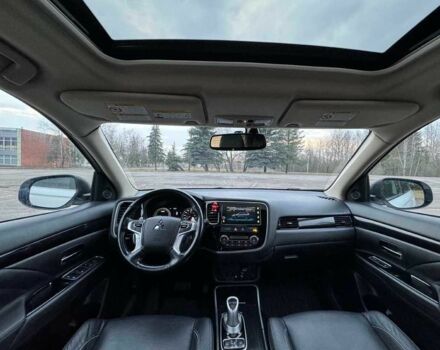 Білий Міцубісі Аутлендер, об'ємом двигуна 0 л та пробігом 130 тис. км за 17000 $, фото 11 на Automoto.ua