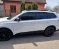 Белый Мицубиси Аутлендер, объемом двигателя 2.36 л и пробегом 51 тыс. км за 17500 $, фото 2 на Automoto.ua
