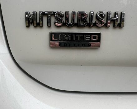 Белый Мицубиси Аутлендер, объемом двигателя 2.4 л и пробегом 130 тыс. км за 16200 $, фото 3 на Automoto.ua