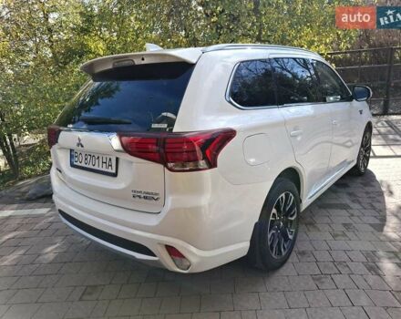 Мицубиси Аутлендер 2018 в Тернополе на Automoto.ua Белый Мицубиси Аутлендер, объемом двигателя 2 л и пробегом 96 тыс. км за 18900 $, фото 4 на Automoto.ua
