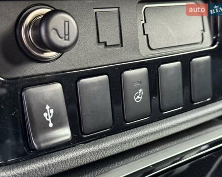 Белый Мицубиси Аутлендер, объемом двигателя 2 л и пробегом 45 тыс. км за 20200 $, фото 51 на Automoto.ua