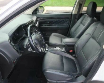 Білий Міцубісі Аутлендер, об'ємом двигуна 2 л та пробігом 44 тис. км за 12500 $, фото 8 на Automoto.ua