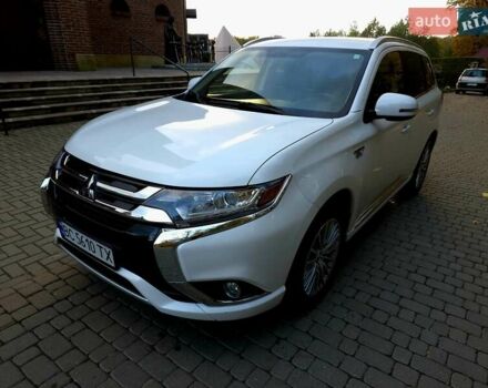 Мицубиси Аутлендер 2018 в Львове на Automoto.ua Белый Мицубиси Аутлендер, объемом двигателя 2 л и пробегом 177 тыс. км за 19950 $, фото 14 на Automoto.ua