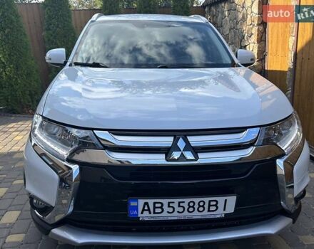 Белый Мицубиси Аутлендер, объемом двигателя 2 л и пробегом 56 тыс. км за 19400 $, фото 17 на Automoto.ua