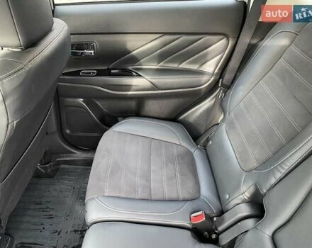 Білий Міцубісі Аутлендер, об'ємом двигуна 2 л та пробігом 118 тис. км за 17800 $, фото 37 на Automoto.ua