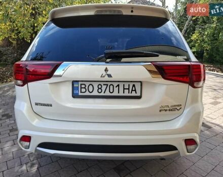 Мицубиси Аутлендер 2018 в Тернополе на Automoto.ua Белый Мицубиси Аутлендер, объемом двигателя 2 л и пробегом 96 тыс. км за 18900 $, фото 5 на Automoto.ua