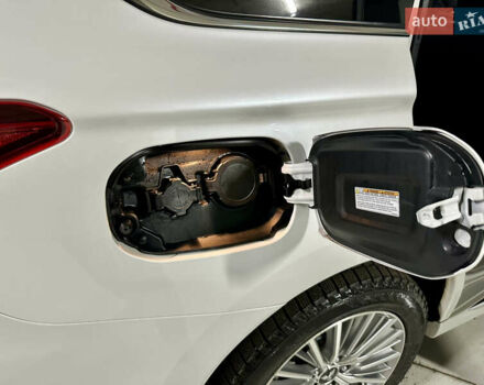 Белый Мицубиси Аутлендер, объемом двигателя 2 л и пробегом 70 тыс. км за 24300 $, фото 40 на Automoto.ua