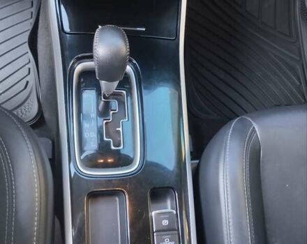 Белый Мицубиси Аутлендер, объемом двигателя 2.36 л и пробегом 98 тыс. км за 20500 $, фото 17 на Automoto.ua