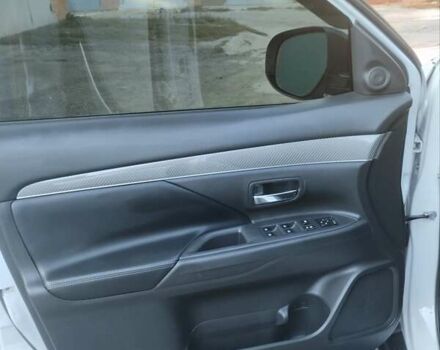 Белый Мицубиси Аутлендер, объемом двигателя 2.36 л и пробегом 98 тыс. км за 20500 $, фото 22 на Automoto.ua