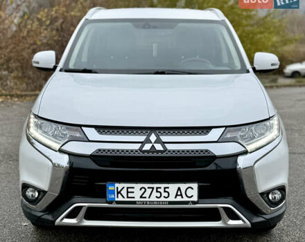 Білий Міцубісі Аутлендер, об'ємом двигуна 2.4 л та пробігом 190 тис. км за 14500 $, фото 2 на Automoto.ua
