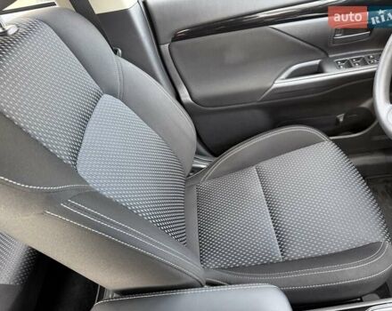 Білий Міцубісі Аутлендер, об'ємом двигуна 2 л та пробігом 19 тис. км за 17700 $, фото 22 на Automoto.ua