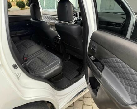 Білий Міцубісі Аутлендер, об'ємом двигуна 2 л та пробігом 31 тис. км за 13000 $, фото 9 на Automoto.ua