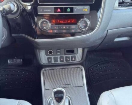 Білий Міцубісі Аутлендер, об'ємом двигуна 2 л та пробігом 34 тис. км за 17000 $, фото 11 на Automoto.ua