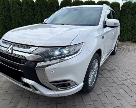 Білий Міцубісі Аутлендер, об'ємом двигуна 2 л та пробігом 31 тис. км за 13000 $, фото 1 на Automoto.ua