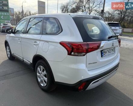 Білий Міцубісі Аутлендер, об'ємом двигуна 2 л та пробігом 19 тис. км за 17700 $, фото 6 на Automoto.ua