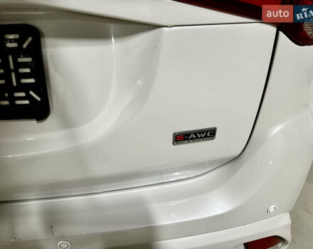 Белый Мицубиси Аутлендер, объемом двигателя 2 л и пробегом 70 тыс. км за 24300 $, фото 42 на Automoto.ua