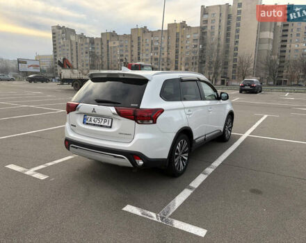 Білий Міцубісі Аутлендер, об'ємом двигуна 2.36 л та пробігом 168 тис. км за 19500 $, фото 4 на Automoto.ua