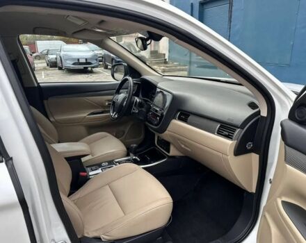 Белый Мицубиси Аутлендер, объемом двигателя 2.4 л и пробегом 96 тыс. км за 10800 $, фото 15 на Automoto.ua