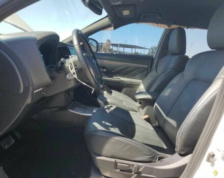 Белый Мицубиси Аутлендер, объемом двигателя 2 л и пробегом 54 тыс. км за 4200 $, фото 6 на Automoto.ua