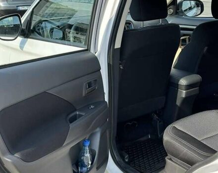 Белый Мицубиси Аутлендер, объемом двигателя 2 л и пробегом 19 тыс. км за 18500 $, фото 43 на Automoto.ua