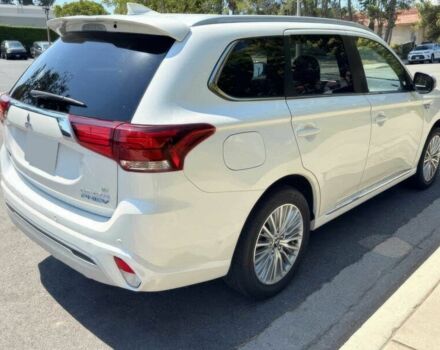 Белый Мицубиси Аутлендер, объемом двигателя 2 л и пробегом 34 тыс. км за 9100 $, фото 6 на Automoto.ua