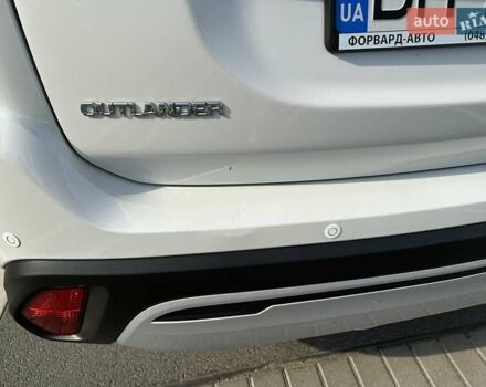 Белый Мицубиси Аутлендер, объемом двигателя 2 л и пробегом 19 тыс. км за 18500 $, фото 42 на Automoto.ua