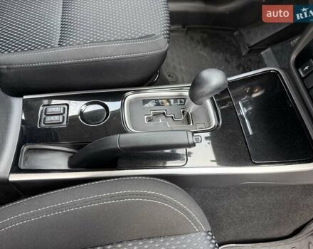 Білий Міцубісі Аутлендер, об'ємом двигуна 2 л та пробігом 19 тис. км за 17700 $, фото 23 на Automoto.ua