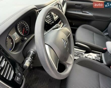 Білий Міцубісі Аутлендер, об'ємом двигуна 2 л та пробігом 19 тис. км за 17700 $, фото 11 на Automoto.ua